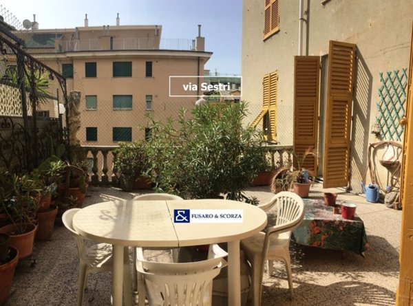 appartamento in vendita a Genova in zona Sestri Ponente
