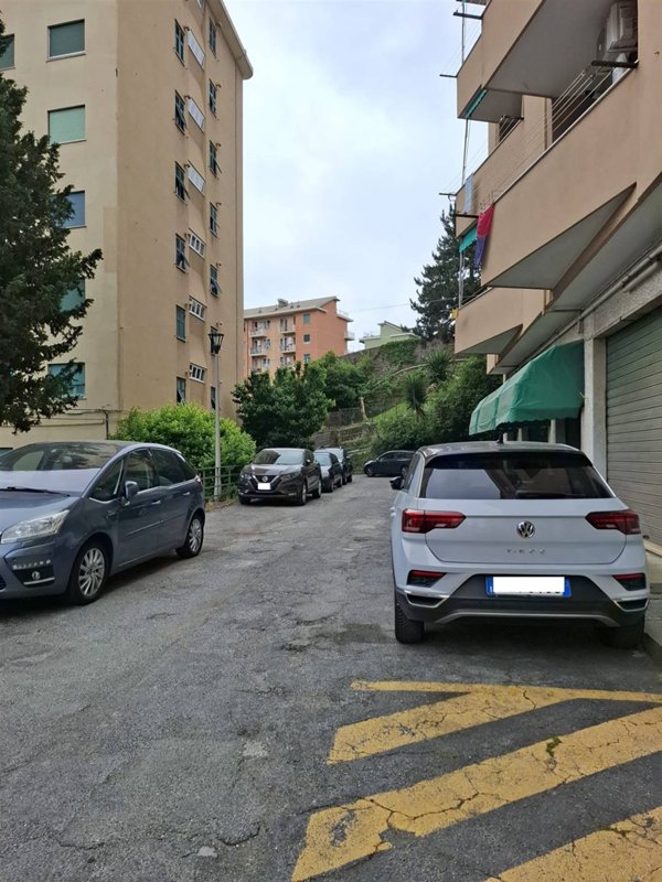 locale di sgombero in vendita a Genova in zona Cornigliano