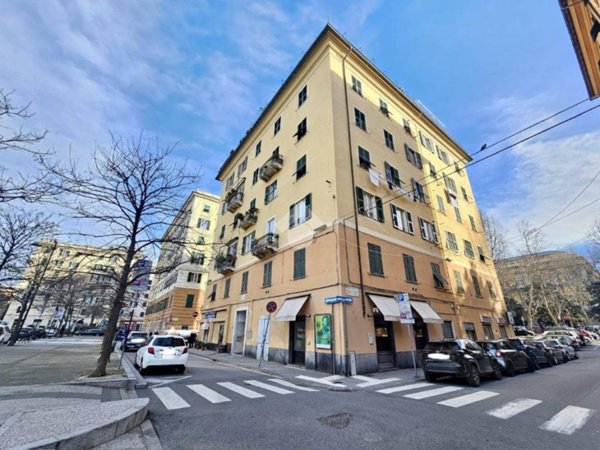 appartamento in vendita a Genova in zona Foce
