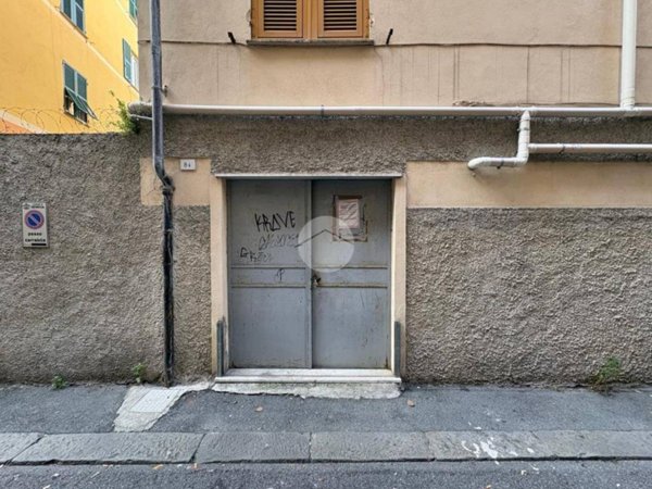 appartamento in vendita a Genova in zona Sestri Ponente