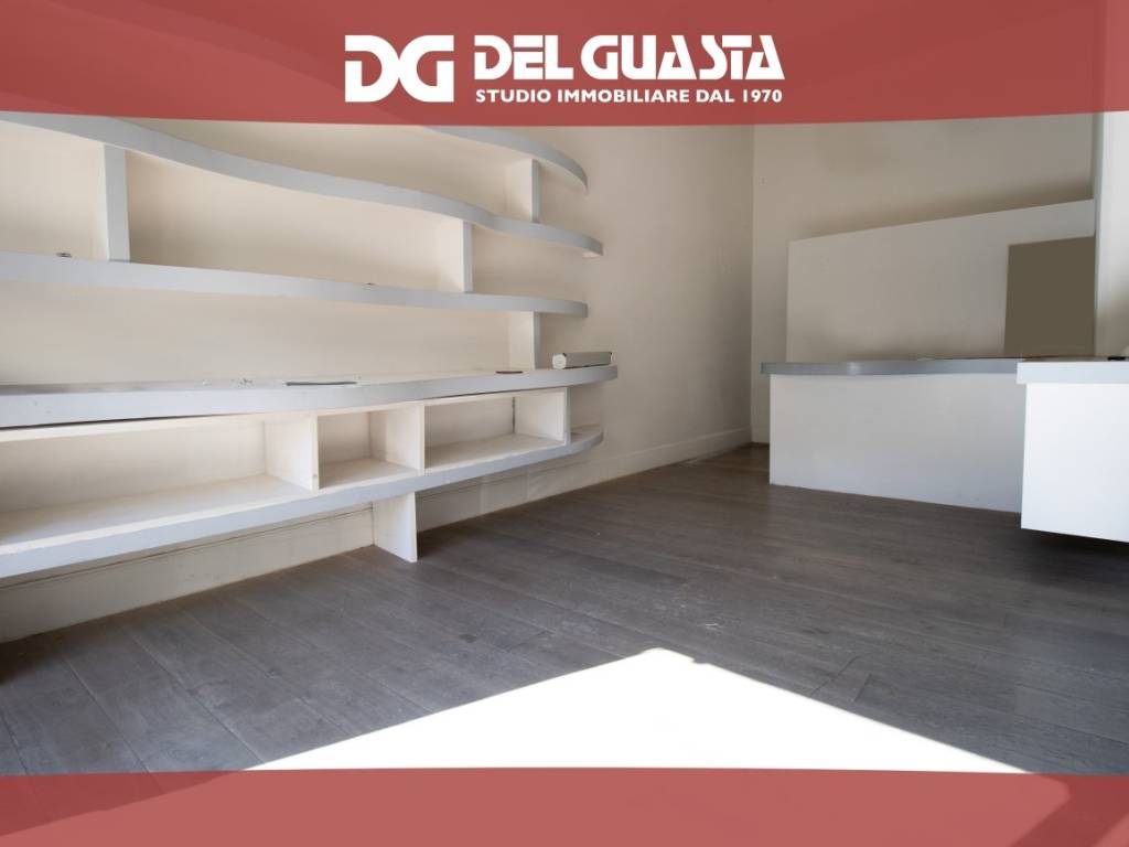 negozio in vendita a Genova in zona Sturla