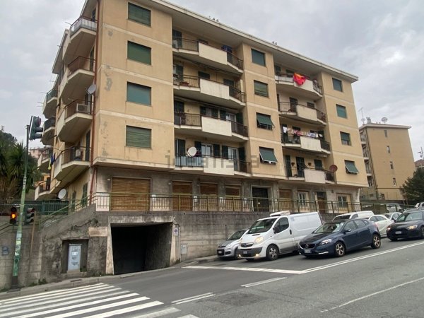 appartamento in vendita a Genova in zona Bolzaneto