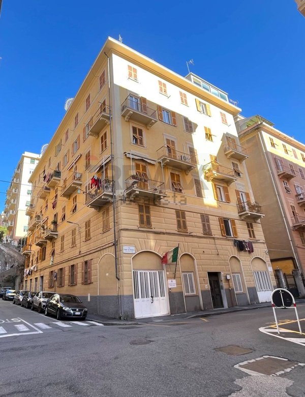 appartamento in vendita a Genova in zona Sestri Ponente
