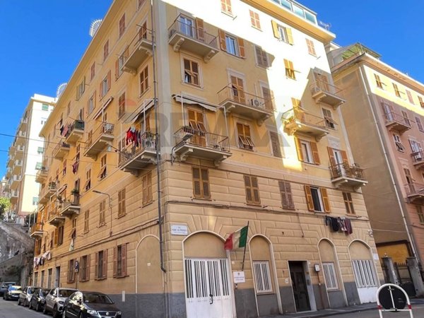 appartamento in vendita a Genova in zona Sestri Ponente