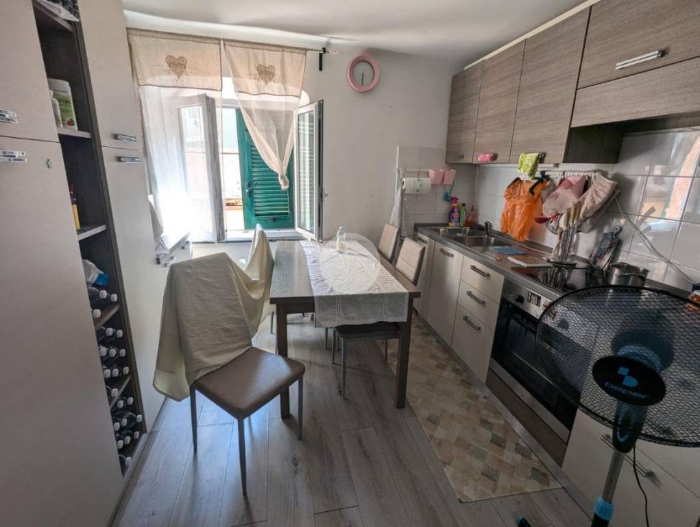 appartamento in vendita a Genova in zona Certosa