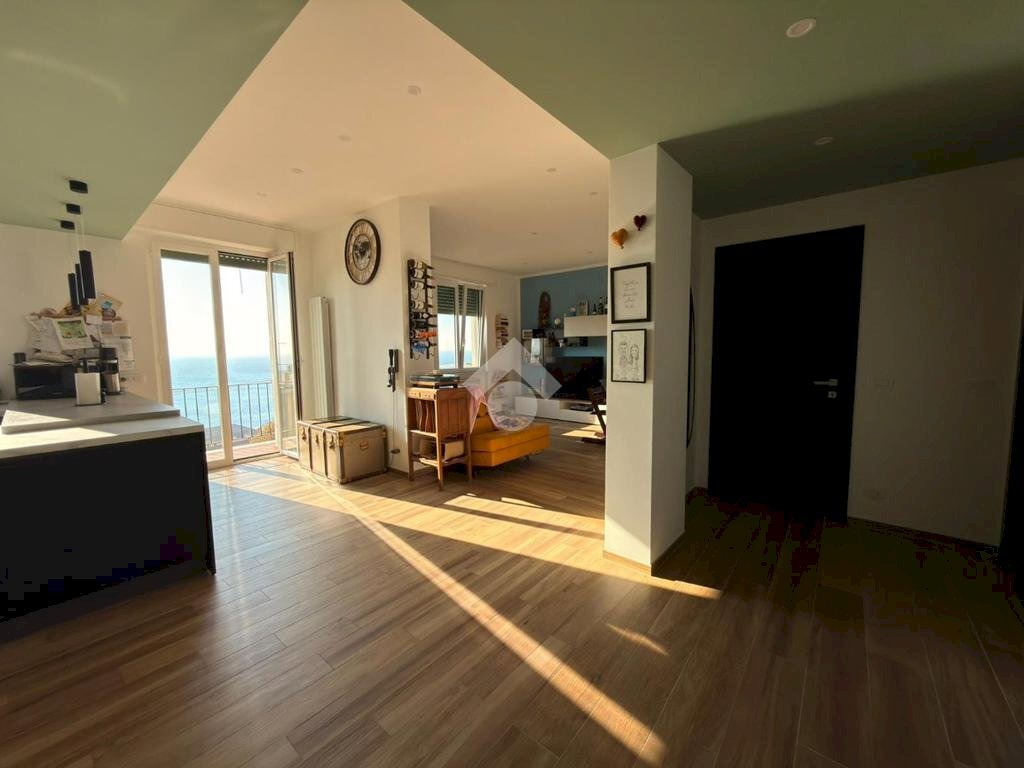 appartamento in vendita a Genova in zona Voltri