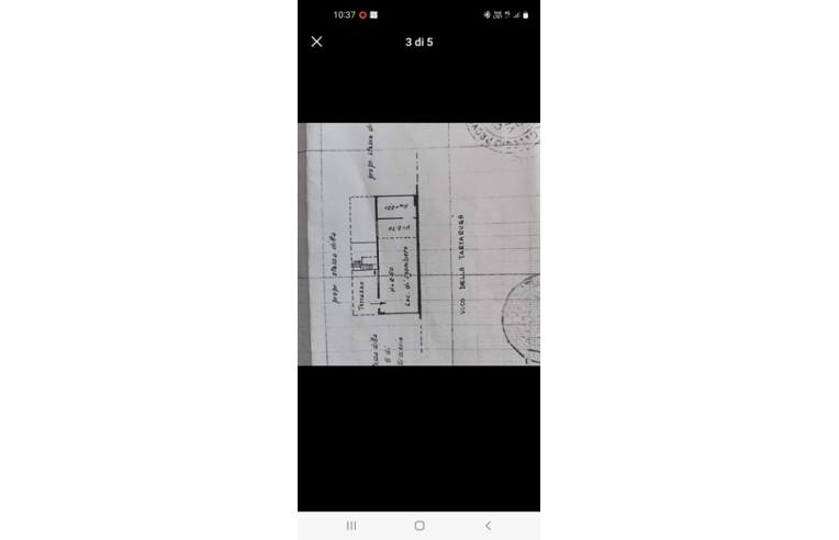 locale commerciale in vendita a Genova in zona Centro Storico