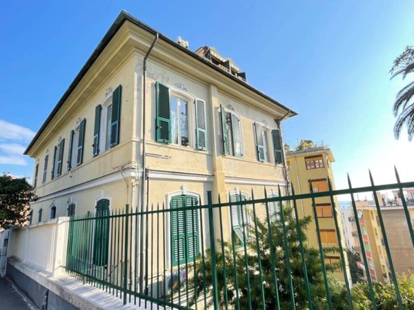 appartamento in vendita a Genova in zona Pegli