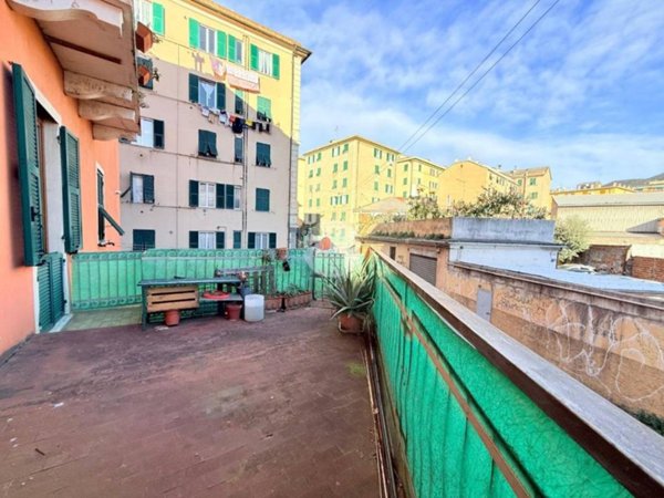 appartamento in vendita a Genova in zona Sestri Ponente
