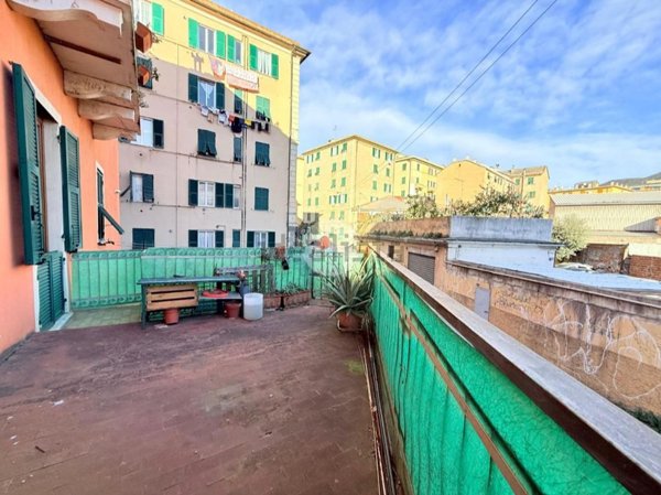 appartamento in vendita a Genova in zona Sestri Ponente