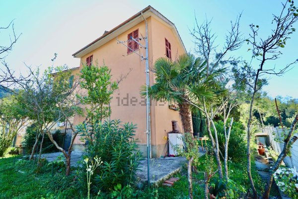 casa indipendente in vendita a Genova in zona Struppa
