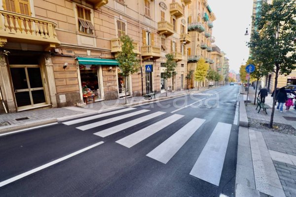 negozio in vendita a Genova in zona Sestri Ponente