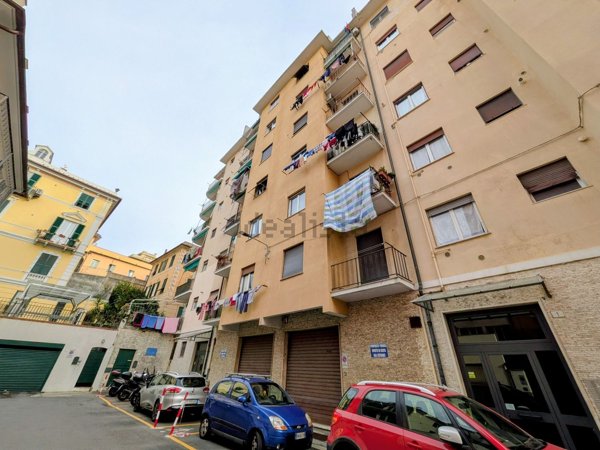 appartamento in vendita a Genova in zona Sestri Ponente