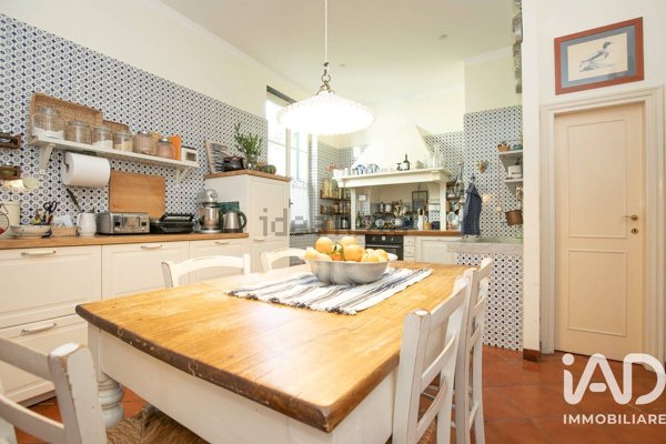 appartamento in vendita a Genova in zona Sottoripa / Maddalena / Molo