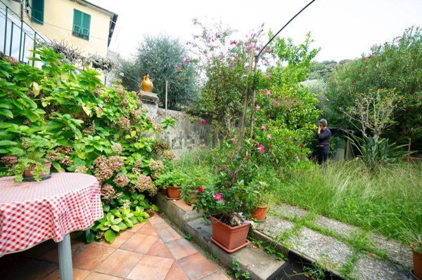 appartamento in vendita a Genova in zona Voltri