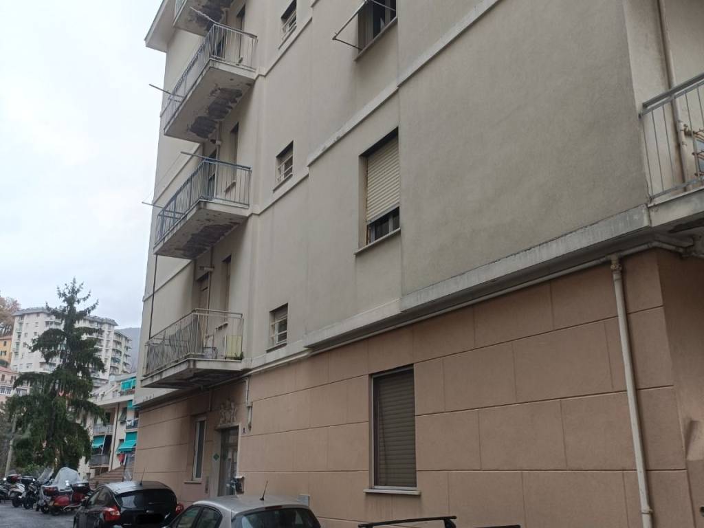 appartamento in vendita a Genova in zona Molassana