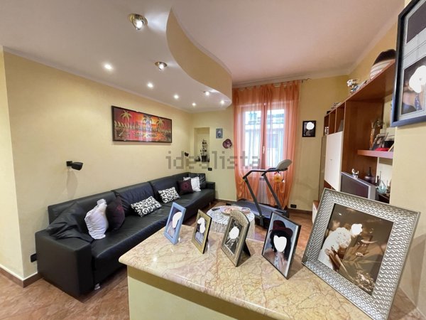 appartamento in vendita a Genova in zona Staglieno