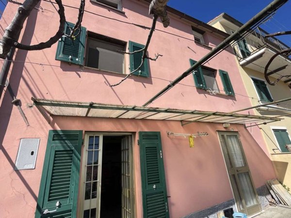 casa indipendente in vendita a Genova in zona Apparizione