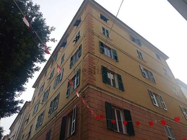 appartamento in vendita a Genova in zona Sestri Ponente