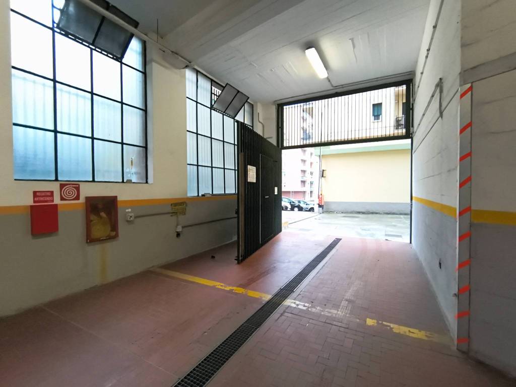 casa indipendente in vendita a Genova in zona Sampierdarena