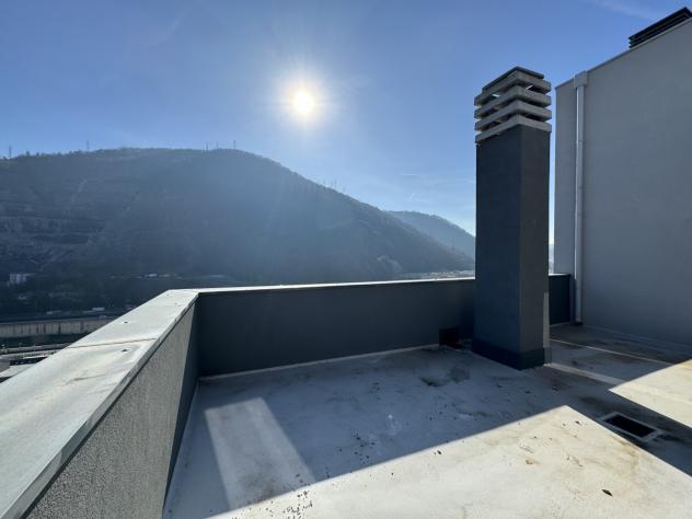 appartamento in vendita a Genova in zona Quarto dei Mille