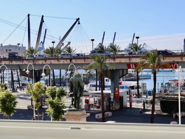 appartamento in vendita a Genova in zona Sottoripa / Maddalena / Molo