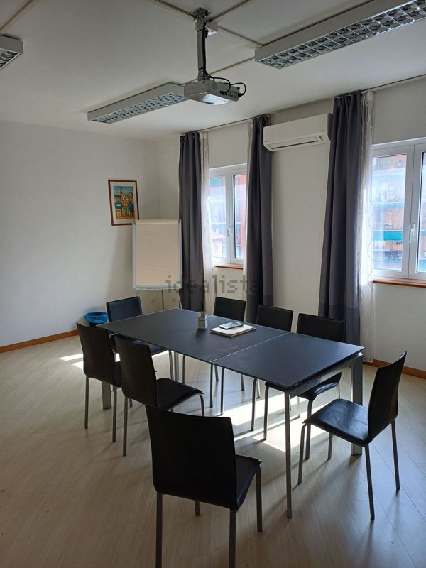 ufficio in vendita a Genova in zona Bolzaneto