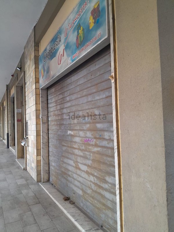 ufficio in vendita a Genova in zona Marassi