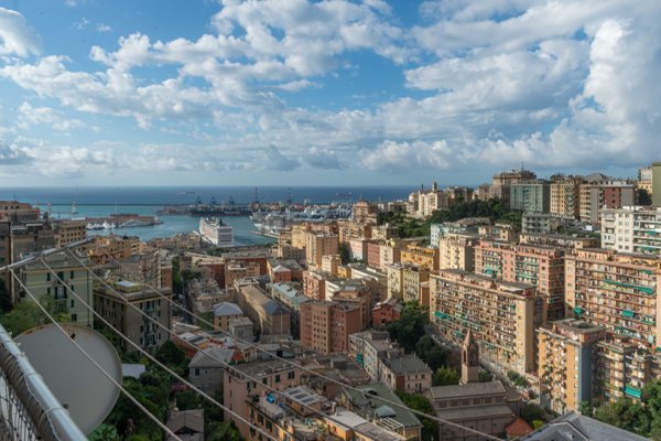appartamento in vendita a Genova in zona Lagaccio / Granarolo