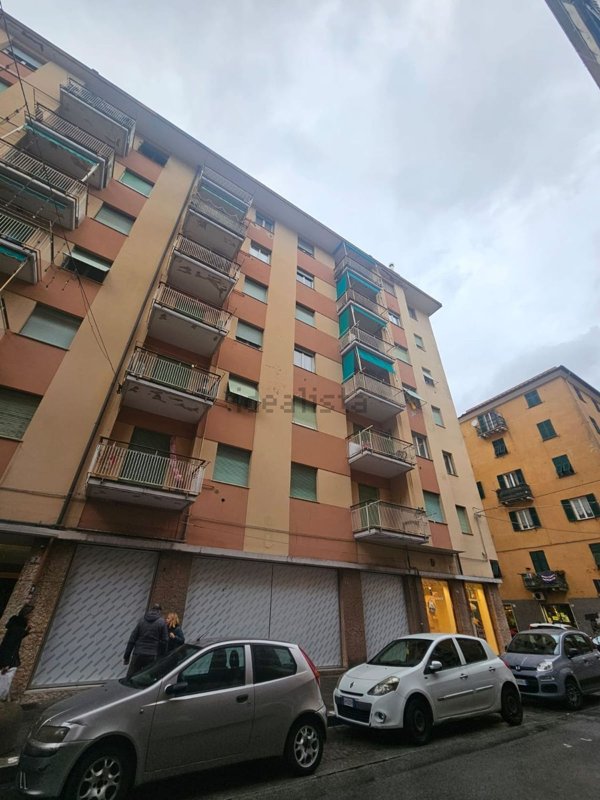 appartamento in vendita a Genova in zona Bolzaneto
