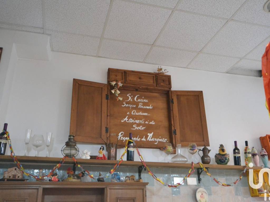 negozio in vendita a Genova in zona Molassana