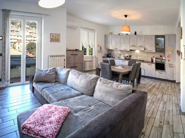 appartamento in vendita a Genova in zona Struppa