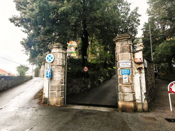 appartamento in vendita a Genova in zona Pegli