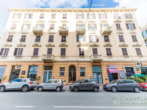 appartamento in vendita a Genova in zona Sturla