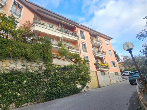 appartamento in vendita a Genova in zona Apparizione