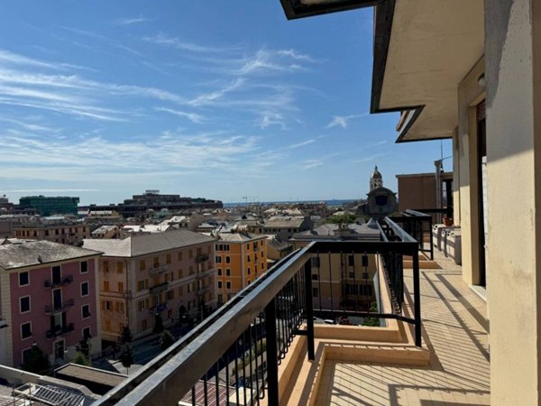 appartamento in vendita a Genova in zona Sestri Ponente