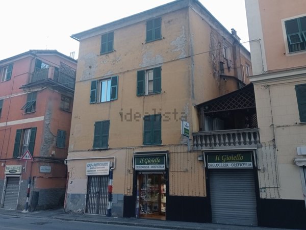 appartamento in vendita a Genova in zona Marassi