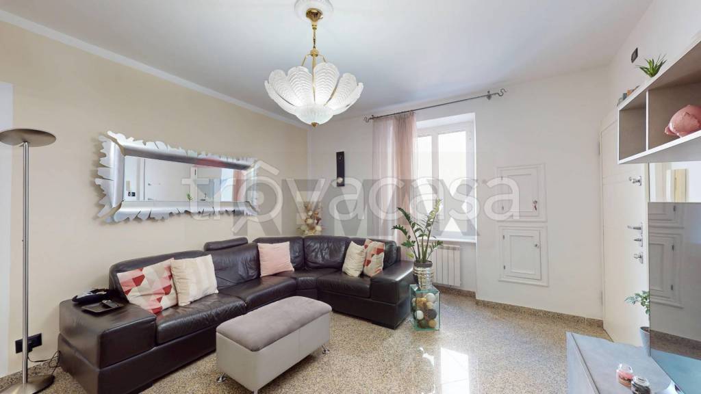 appartamento in vendita a Genova in zona Sestri Ponente