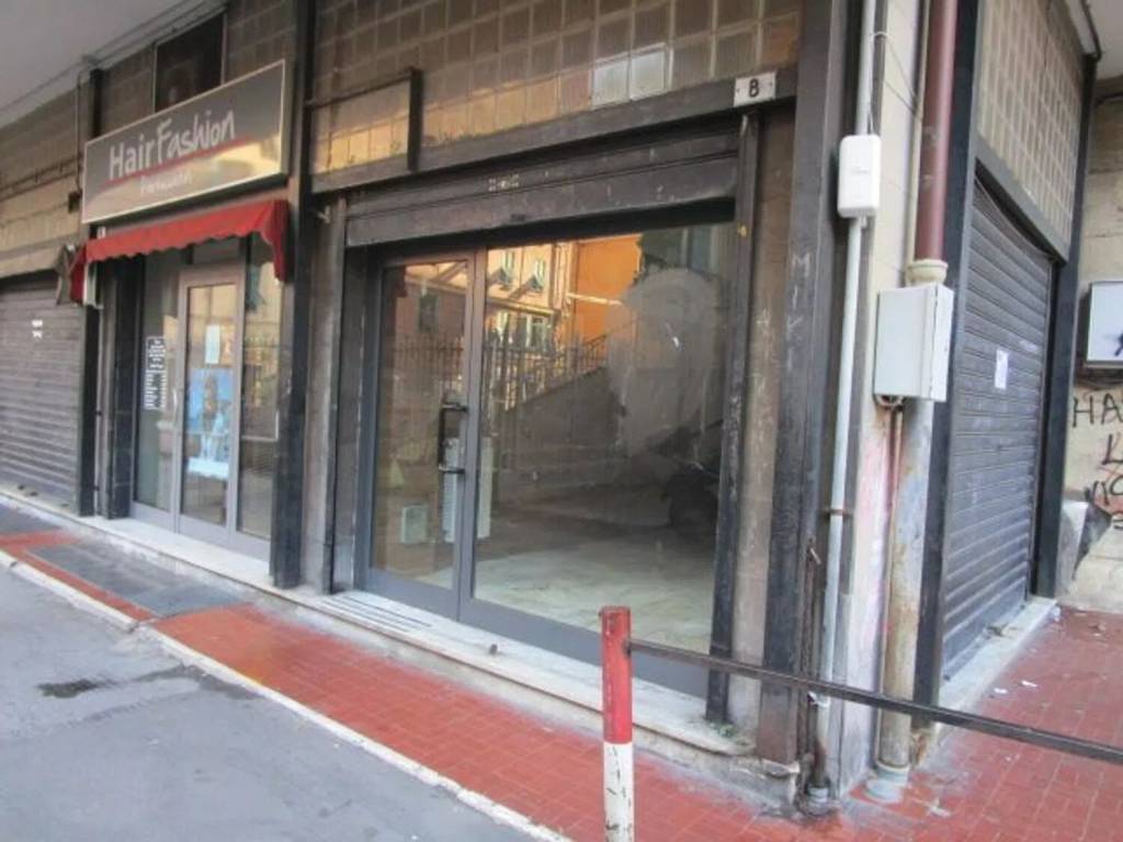 negozio in vendita a Genova in zona Sampierdarena