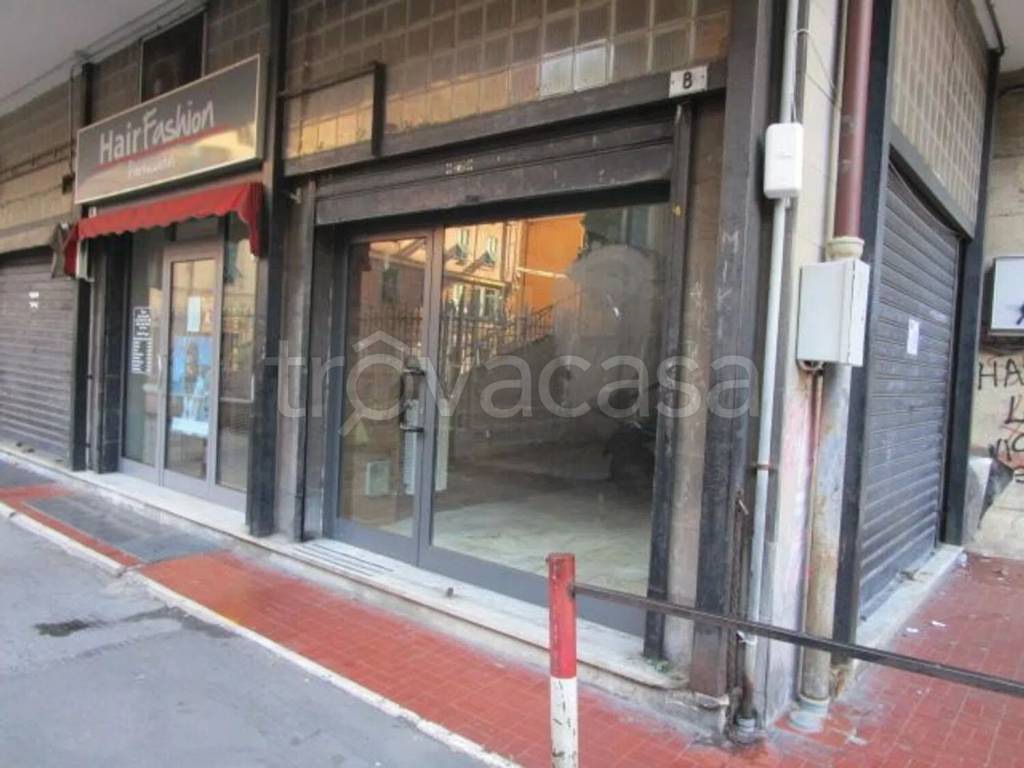 negozio in vendita a Genova in zona Sampierdarena