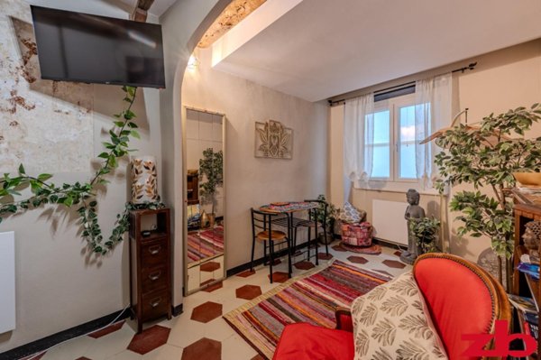 appartamento in vendita a Genova in zona Sottoripa / Maddalena / Molo