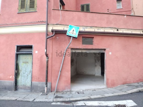 locale di sgombero in vendita a Genova in zona Palmaro / Pra'