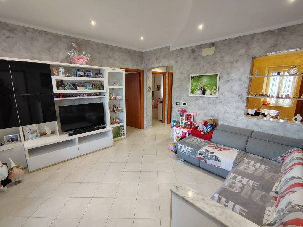 appartamento in vendita a Genova in zona Sestri Ponente