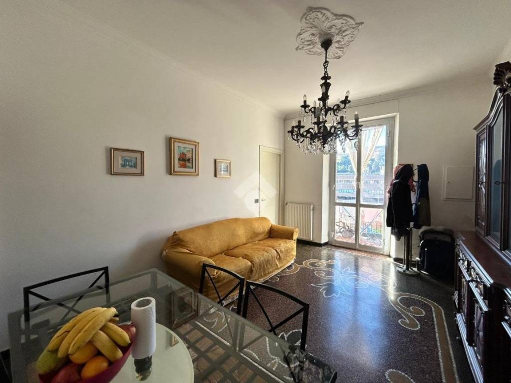 appartamento in vendita a Genova in zona Rivarolo