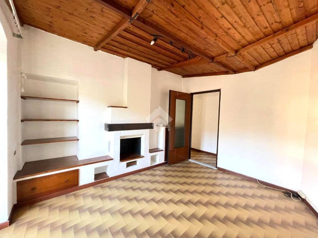 appartamento in vendita a Genova in zona Rivarolo