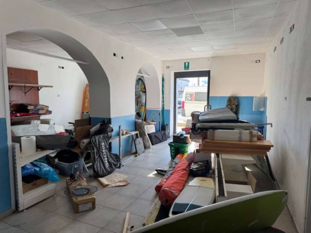 negozio in vendita a Genova in zona Palmaro / Pra'