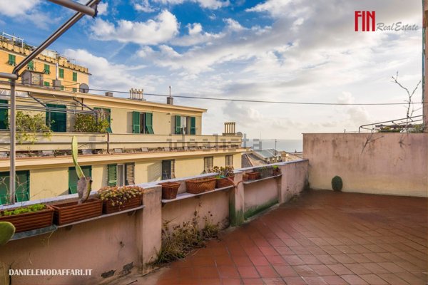 appartamento in vendita a Genova in zona Carignano