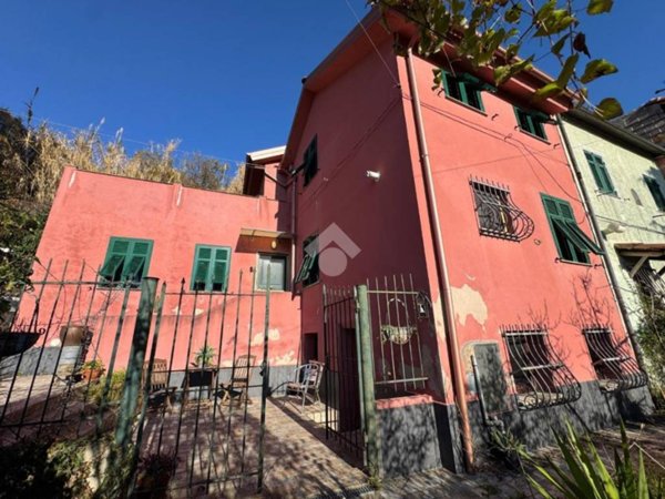 casa semindipendente in vendita a Genova in zona Bolzaneto