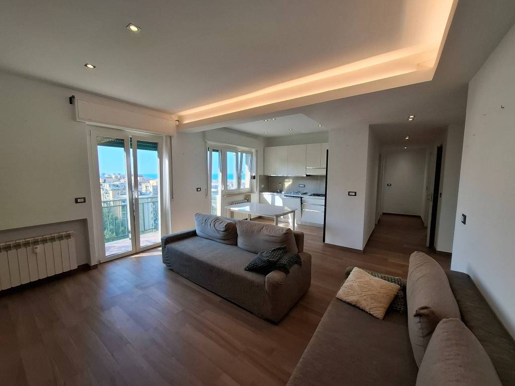 appartamento in vendita a Genova in zona Sestri Ponente