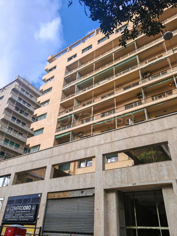 appartamento in vendita a Genova in zona Foce